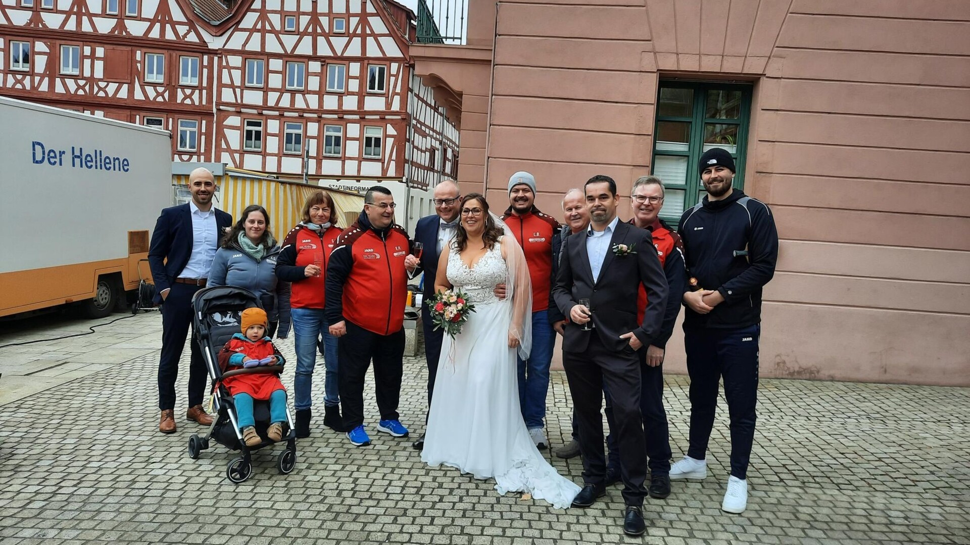 Tischtennisabteilung gratuliert Wolfgang Kistler zur Hochzeit